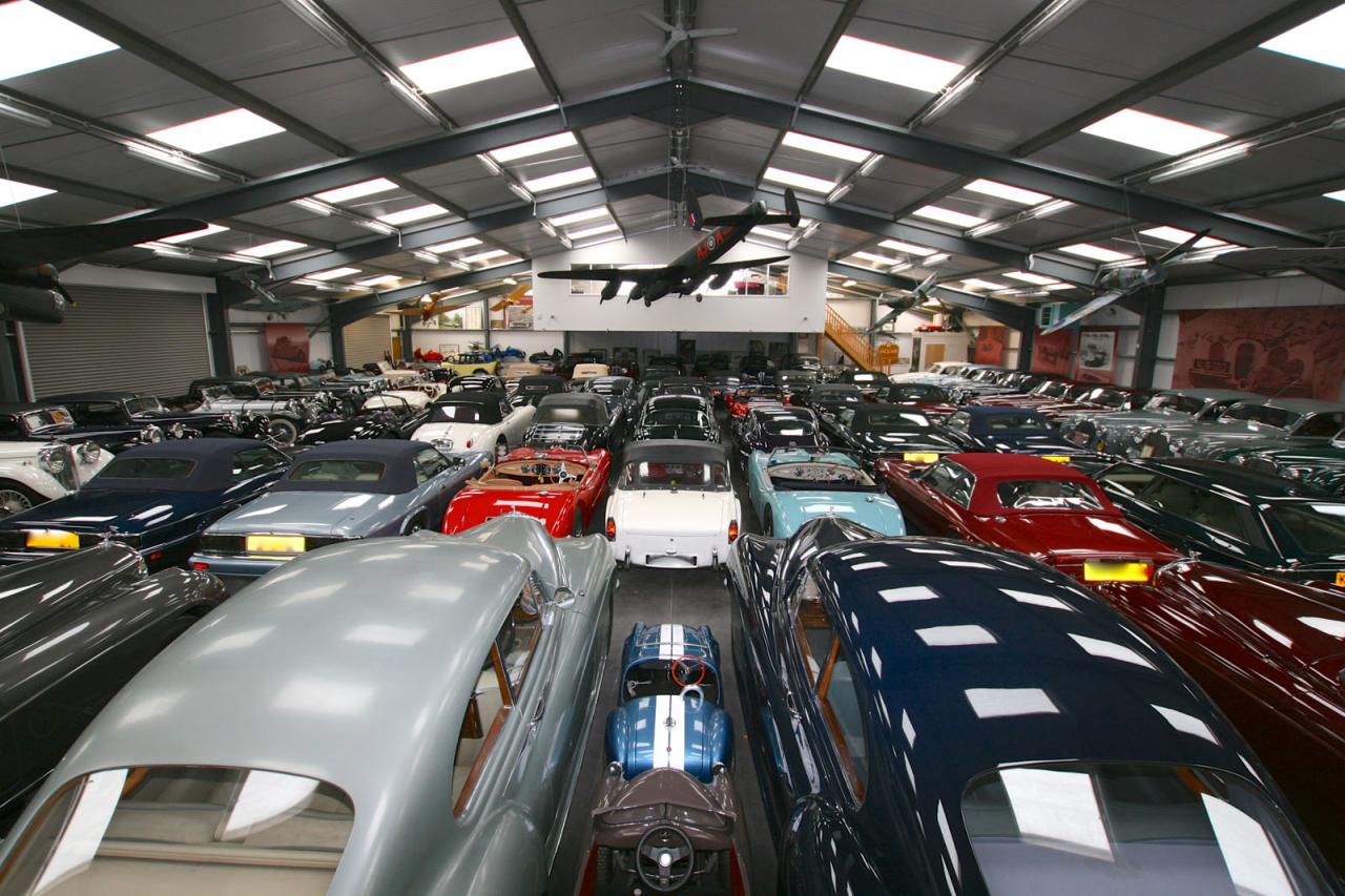 Bộ sưu tập xe cổ lớn nhất thế giới vừa về tay Jaguar Land Rover.