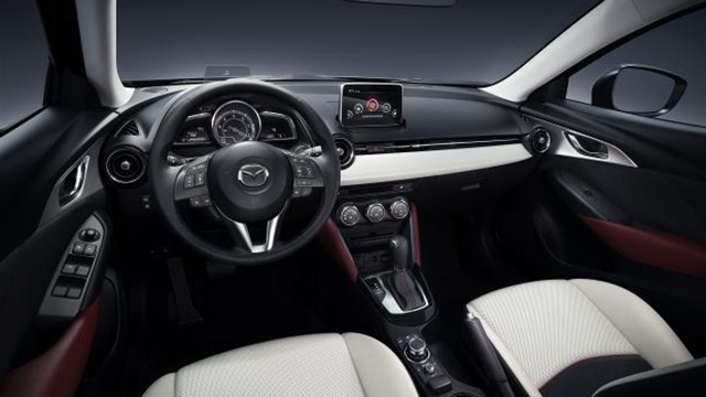 Nội thất của Mazda CX-3 khá gọn gàng.