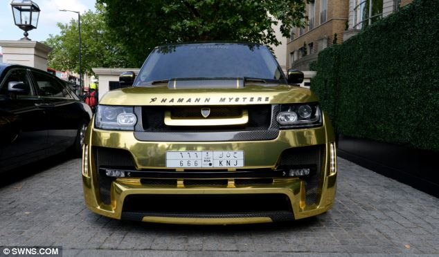 Range Rover Mystere mạ crôm vàng của đại gia Ả-Rập xuất hiện tại thủ đô London.