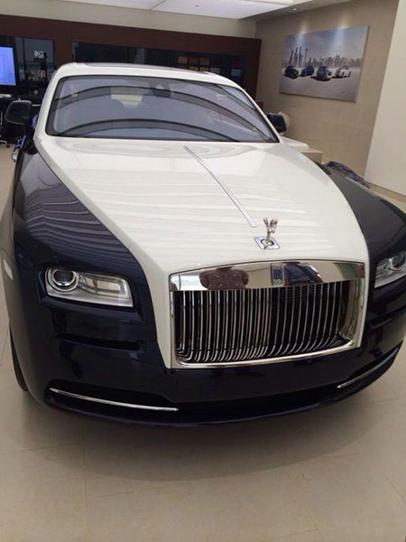 Rolls-Royce Wraith nhập khẩu chính hãng đầu tiên về Việt Nam.