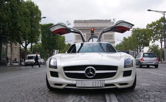 Siêu xe cửa cánh chim Mercedes-Benz SLS AMG