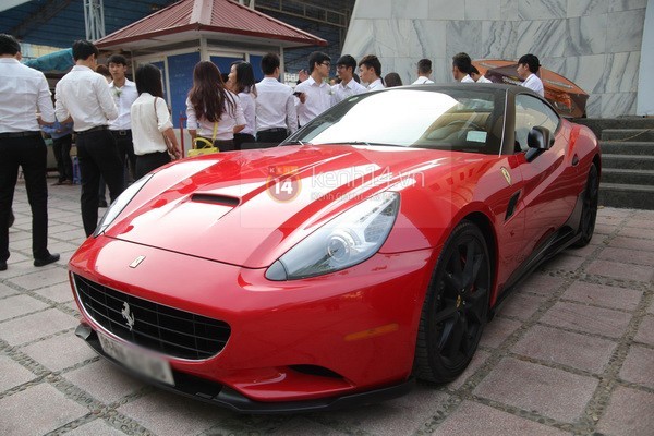 Chiếc siêu xe Ferrari California độ Hamann của chồng siêu mẫu Ngọc Thạch.