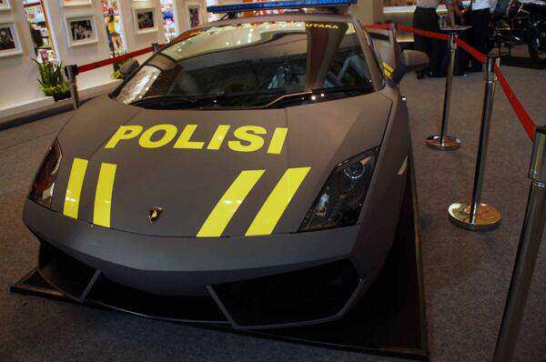 Lamborghini Gallardo của cảnh sát Indonesia.