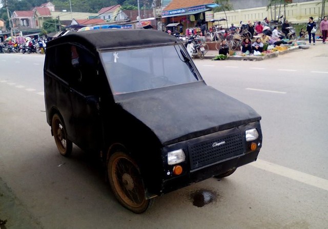 Chiếc xe tự chế của ông bố huyện miền núi Nghệ An để đưa đón con đi học gây xôn xao.
