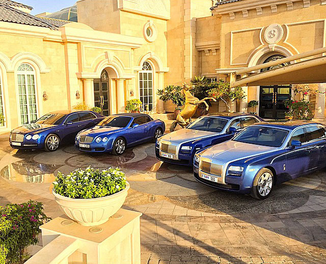 Thiếu gia Trung Đông sở hữu 2 chiếc Bentley và Rolls-Royce Ghost khác nhau.