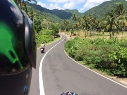 Đường tại đảo Lombok, Indonesia.