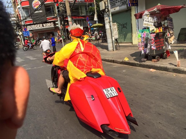 Hình ảnh biker Sài thành lái Honda Fury trên đường Sài Gòn gây xôn xao trên mạng (Ảnh: NVCC).