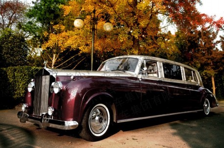 Rolls-Royce Phantom &quot;nhái&quot; của hãng Qingdao Soar Automobile.