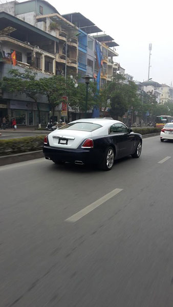 Theo một số tin đồn, đây là chiếc Rolls-Royce Wraith thứ hai tại Việt Nam.