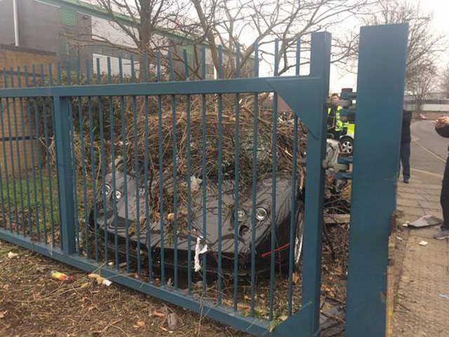 Chiếc Pagani Zonda GJ có một không hai gặp tai nạn ở Anh.
