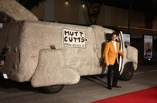 Chiếc xe Mutts Cutts trong phim &quot;Dumb and Dumber&quot; với sự tham gia của cây hài Jim Carrey.