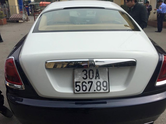 Chiếc Rolls-Royce Wraith thứ hai tại Việt Nam đã từng đeo biển số này trước đó (Ảnh: Hân Nguyễn/Otofun).