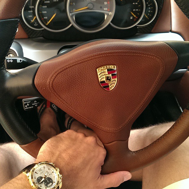 C:\Users\SONY GIANG VO\Desktop\Cars and watches\Bai viet 4\parmigiani-fleurier-pershing005&porsche.jpg