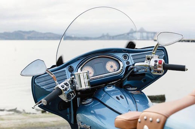 Roadmaster màu xanh kim cương Roadmaster màu xanh kim cương