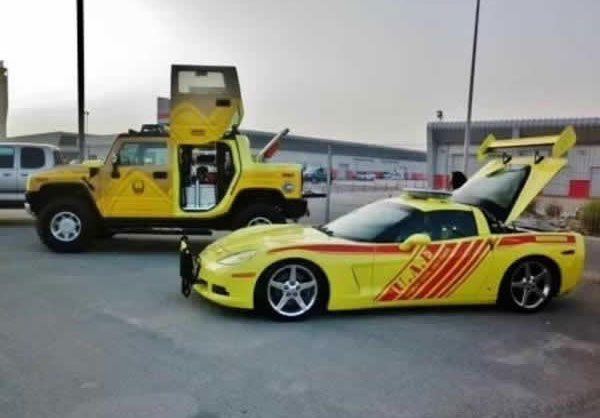 
Đến xe cứu hỏa của Dubai cũng phải hơn người. Trong ảnh là một chiếc Chevrolet Corvette của lực lượng cứu hỏa.
