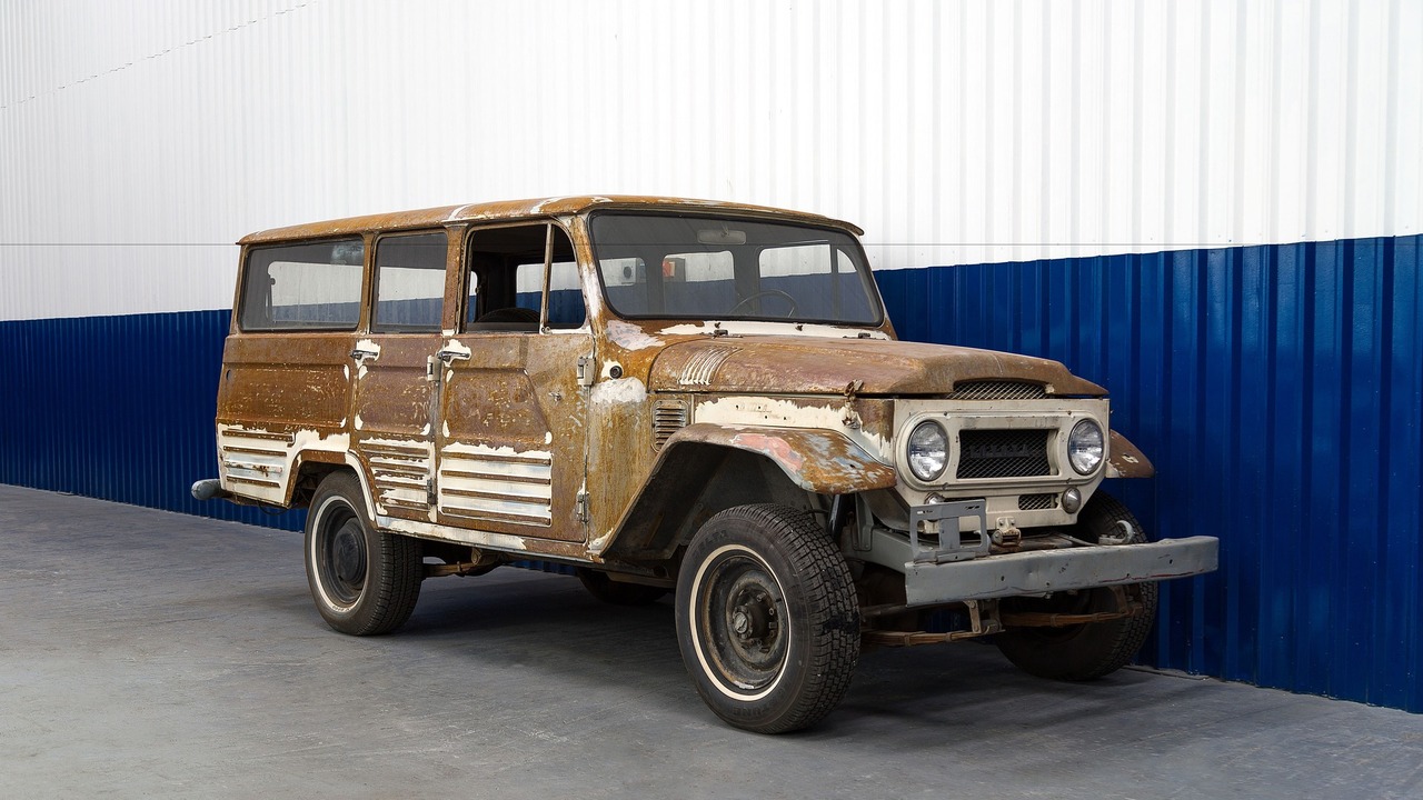 Subsequently, the 1967 Toyota Land Cruiser FJ45LV was sold to another collector before ending up in the hands of FJ Company. When it was acquired by FJ Company, the 1967 Toyota Land Cruiser FJ45LV had significant rust, but it remained in its original condition. From the engine to the transmission, everything was still intact as when it rolled off the factory.