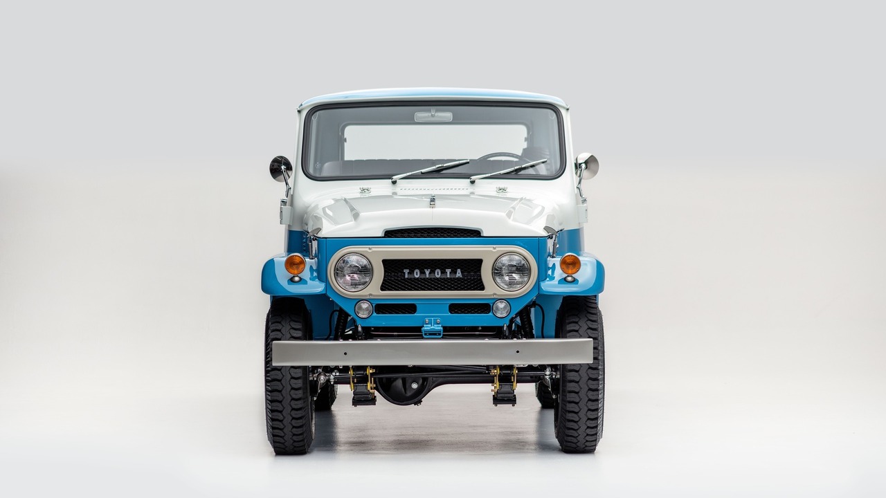 Recently, FJ Company proudly unveiled images of a beautifully restored 1967 Toyota Land Cruiser FJ45LV.