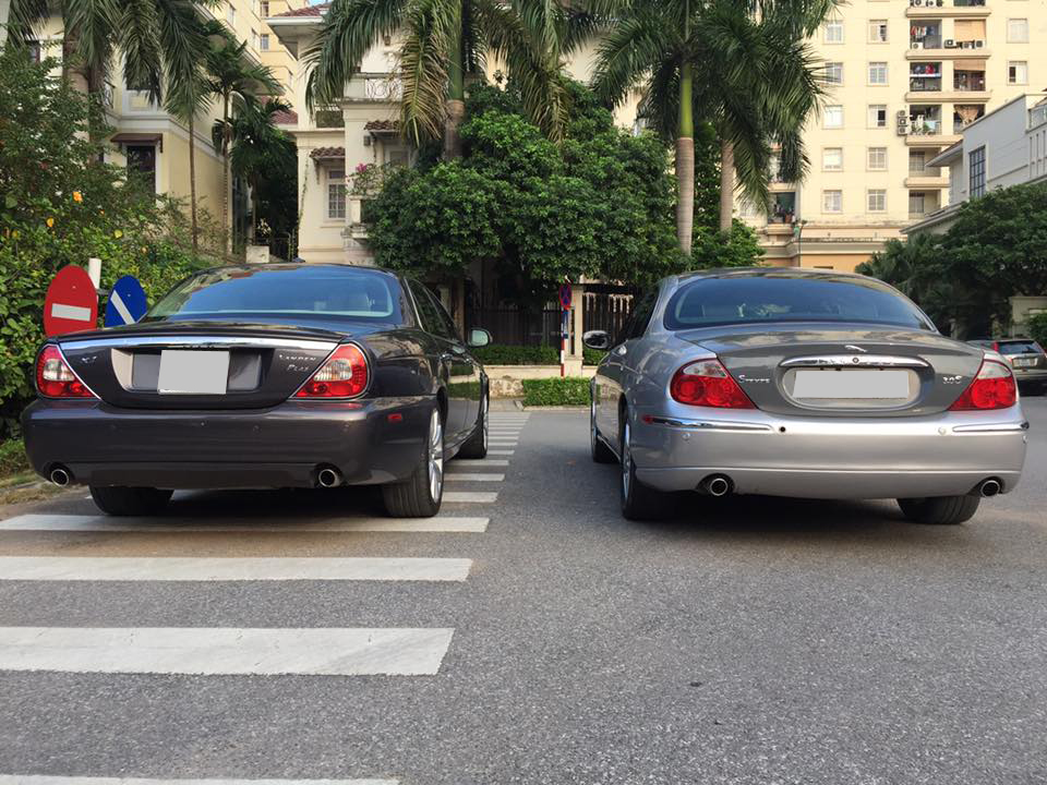 According to insider information, the Jaguar S-Types in Vietnam have two main engines, a 3.0-liter V6 generating a maximum power of 243 horsepower and a maximum torque of 293 Nm. Combined with a 5-speed manual or 6-speed automatic transmission, the engine allows the Jaguar S-Type to accelerate from 0-100 km/h in about 6.9 seconds before reaching a top speed of 250 km/h.