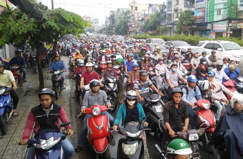 Người và phương tiện “bó chân” trên đường phố Sài Gòn - Ảnh 11.
