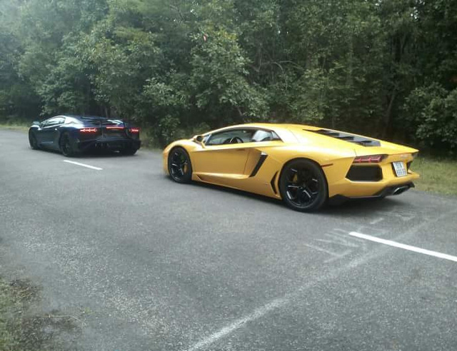 Minh Nhựa lần đầu chia sẻ video bộ đôi Aventador vờn nhau trên phố - Ảnh 2. Minh Nhựa lần đầu chia sẻ video bộ đôi Aventador vờn nhau trên phố - Ảnh 2.