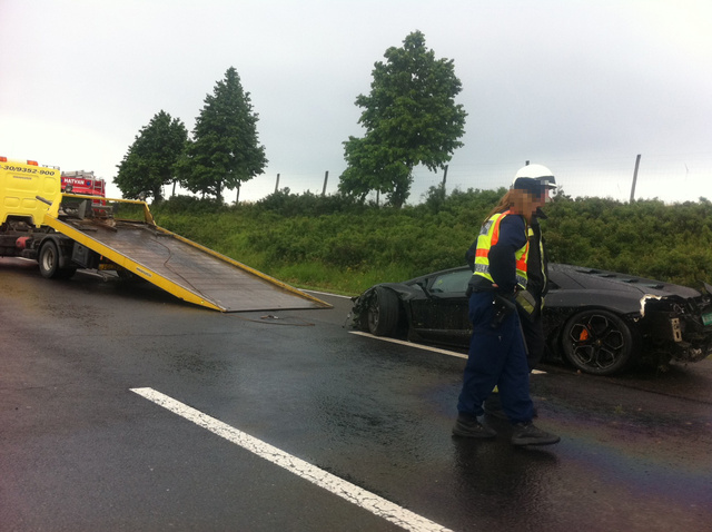 Lamborghini Aventador tan xác tại Hungary 2