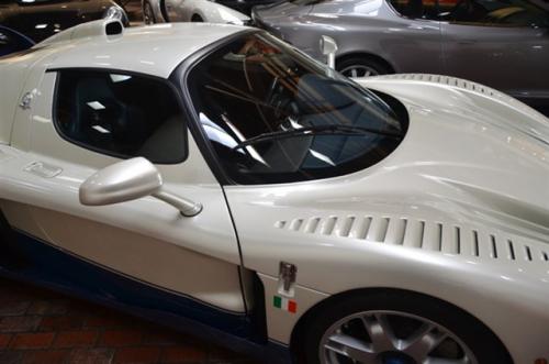 Rao bán hàng hiếm Maserati MC12 với giá 1,6 triệu USD 13