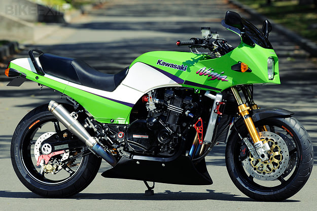 Kawasaki GPZ900R – Dân chơi đến từ quá khứ 3