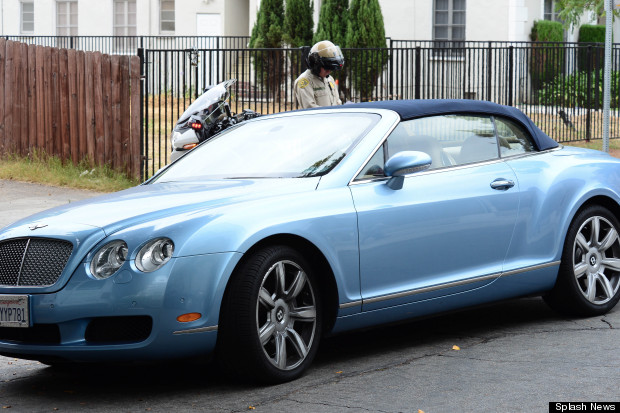 Paris Hilton bị tóm trong xế sang Bentley Continental GTC 3