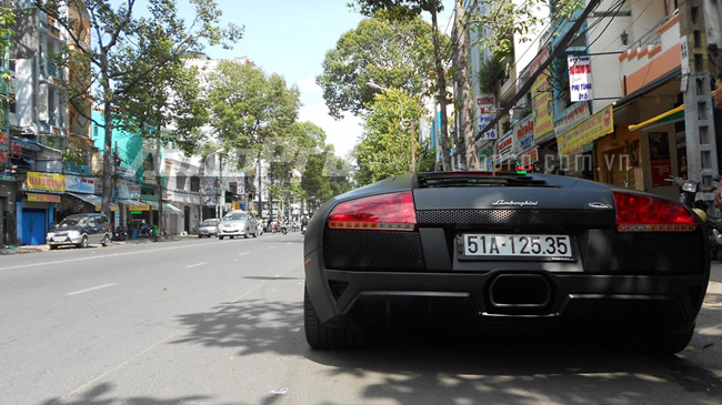 Chiếc Lamborghini Murciélago LP640 đầu tiên ở Việt Nam nằm dài chờ bán 2