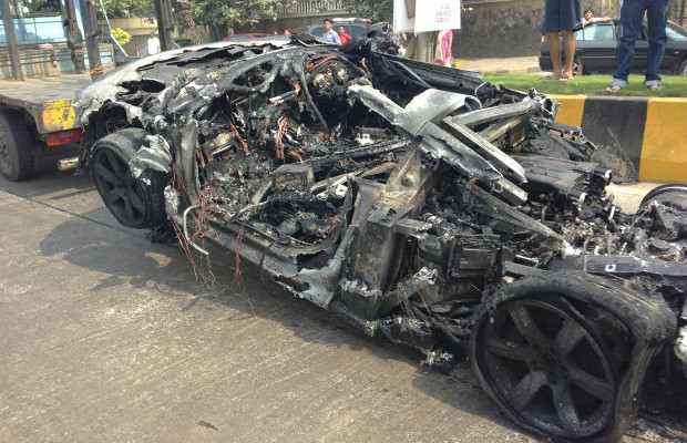 Audi R8 bốc cháy ngùn ngụt tại triển lãm siêu xe 7