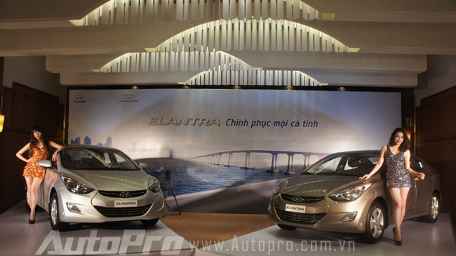 Hyundai Elantra mới về Việt Nam giá từ 699 triệu 3