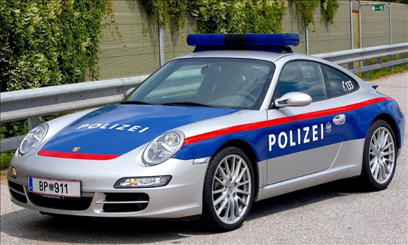 Những chiếc xe cảnh sát hấp dẫn nhất thế giới 4