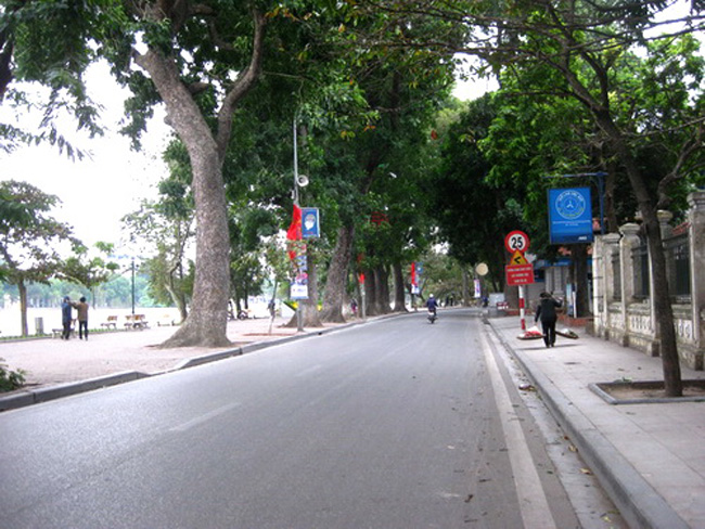 Đường phố Hà Nội vắng lặng vào dịp Tết Dương lịch 3
