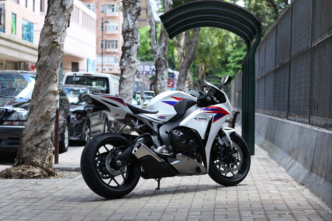 Honda CBR1000RR ra mắt phiên bản 2012  CafeAutoVn