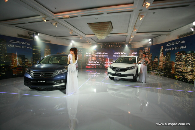 Honda Việt Nam đã có hơn 300 đơn đặt hàng CR-V 2013 trong ngày ra mắt 1