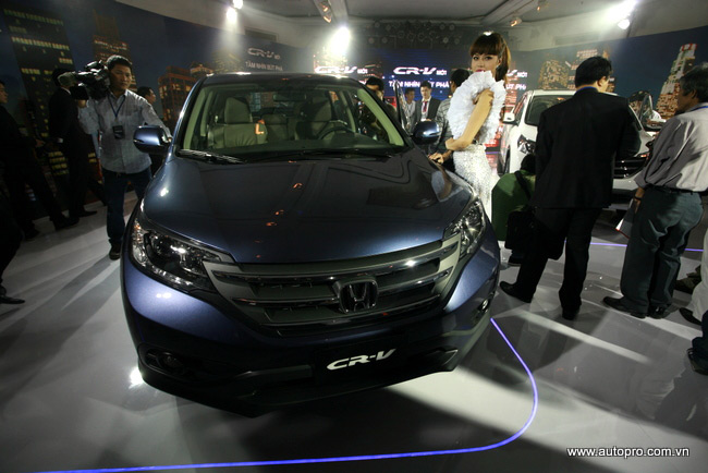 Honda Việt Nam đã có hơn 300 đơn đặt hàng CR-V 2013 trong ngày ra mắt 3