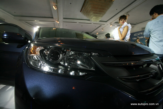 Honda Việt Nam đã có hơn 300 đơn đặt hàng CR-V 2013 trong ngày ra mắt 4