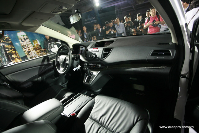 Honda Việt Nam đã có hơn 300 đơn đặt hàng CR-V 2013 trong ngày ra mắt 2
