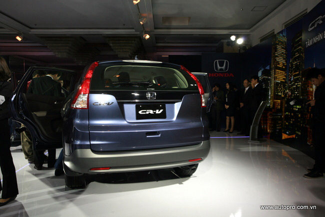 Honda Việt Nam đã có hơn 300 đơn đặt hàng CR-V 2013 trong ngày ra mắt 10