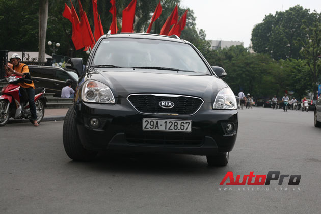 Autopro_Kia_Carens_2011-(8)-48891.jpg