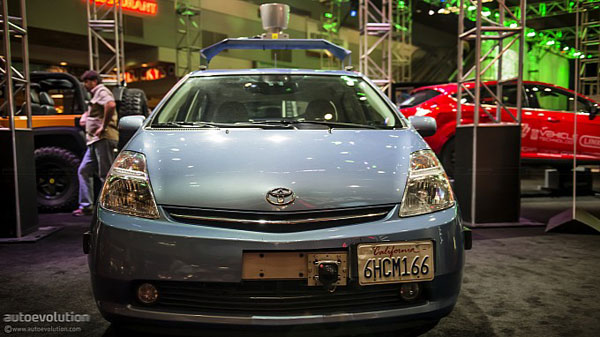 Toyota Prius tự lái của Google: người mù cũng có thể lái xe 1