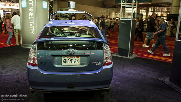 Toyota Prius tự lái của Google: người mù cũng có thể lái xe 5