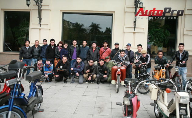 Moped Hà Nội: Hoài niệm bên chiếc xe nhả khói 2