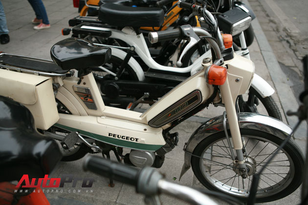 Moped Hà Nội: Hoài niệm bên chiếc xe nhả khói 7