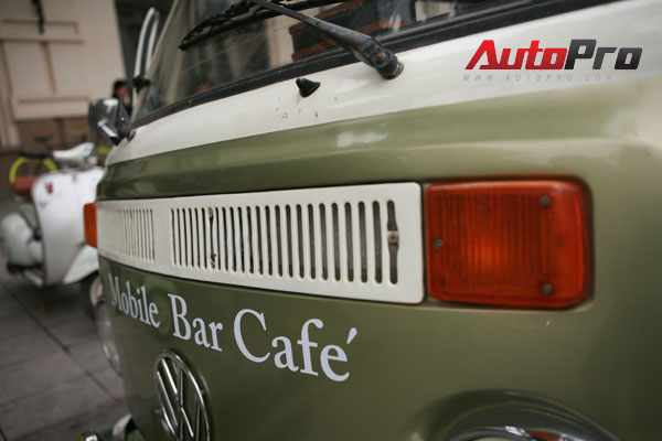 Volkswagen Mini Bus biến thành quán café di động 6