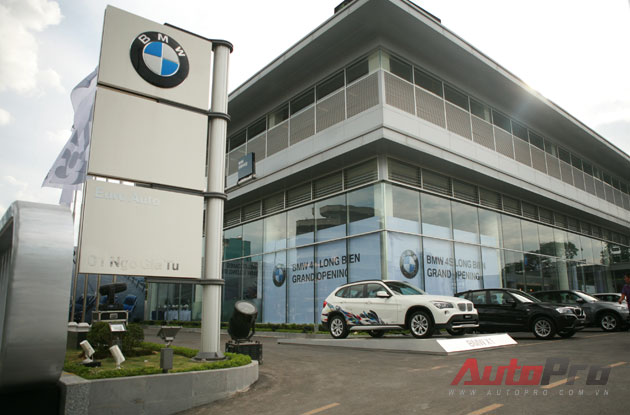 BMW khai trương showroom 4S đầu tiên tại Hà Nội 1