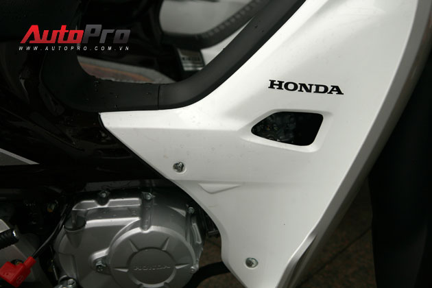 Honda Super Dream 110 ngày đầu "lên kệ" với giá 18,7 triệu đồng 9