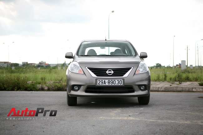 Nissan Sunny: Bình dân, ổn định 2