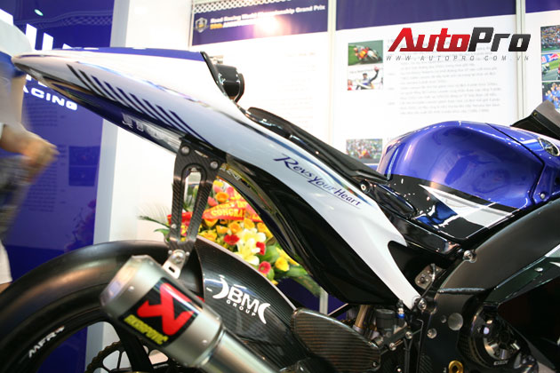 Xe đua 6 lần vô địch thế giới Yamaha YZR-M1 xuất hiện tại Hà Nội 3