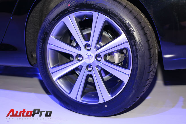 Peugeot 408 chính thức ra mắt với giá 1,049 tỷ đồng 4 Peugeot 408 chính thức ra mắt với giá 1,049 tỷ đồng 4
